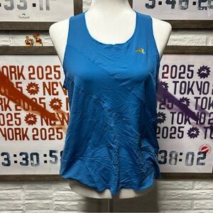 Tracksmith strata tank